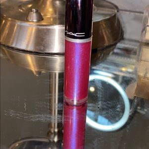 MAC grand illusion gloss